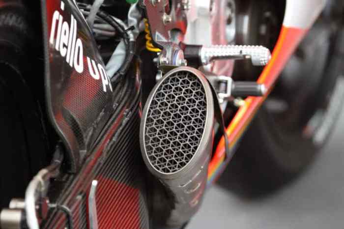 Why Do MotoGP Bikes Have Two Exhausts? - One Stop Racing MotoGP exhaust system